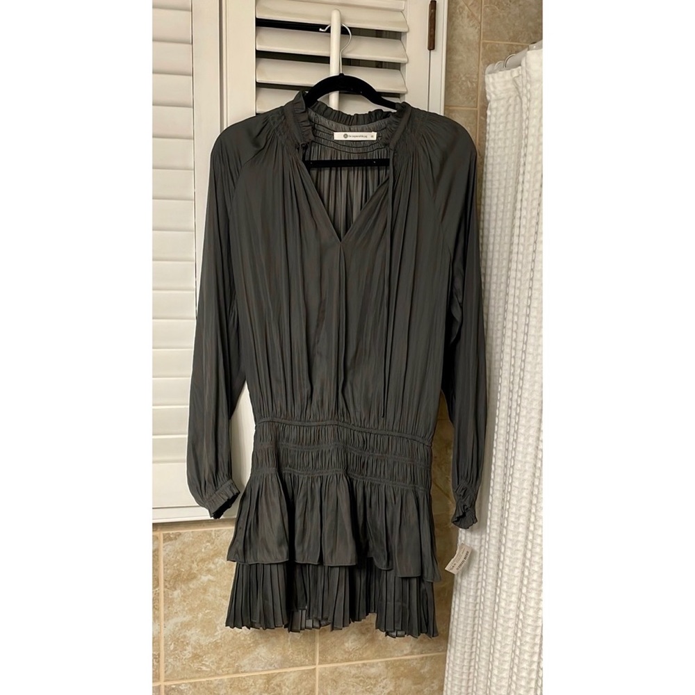 *NEVER BEEN WORN* Cute & comfy charcoal gray dress from Impeccable Pig